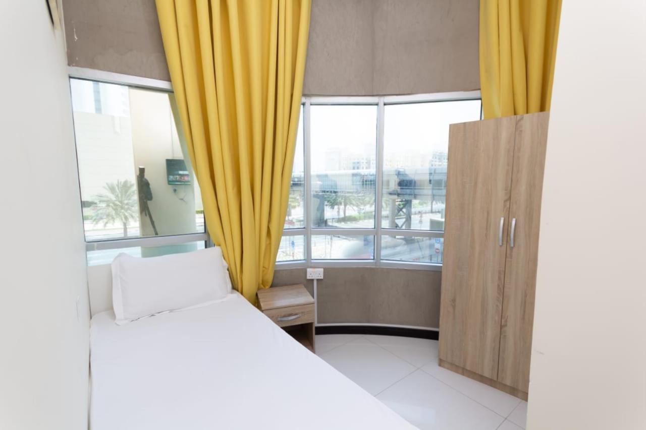 Nice Single Rooms For "Girls" Only In Dubai, Marina Exterior photo