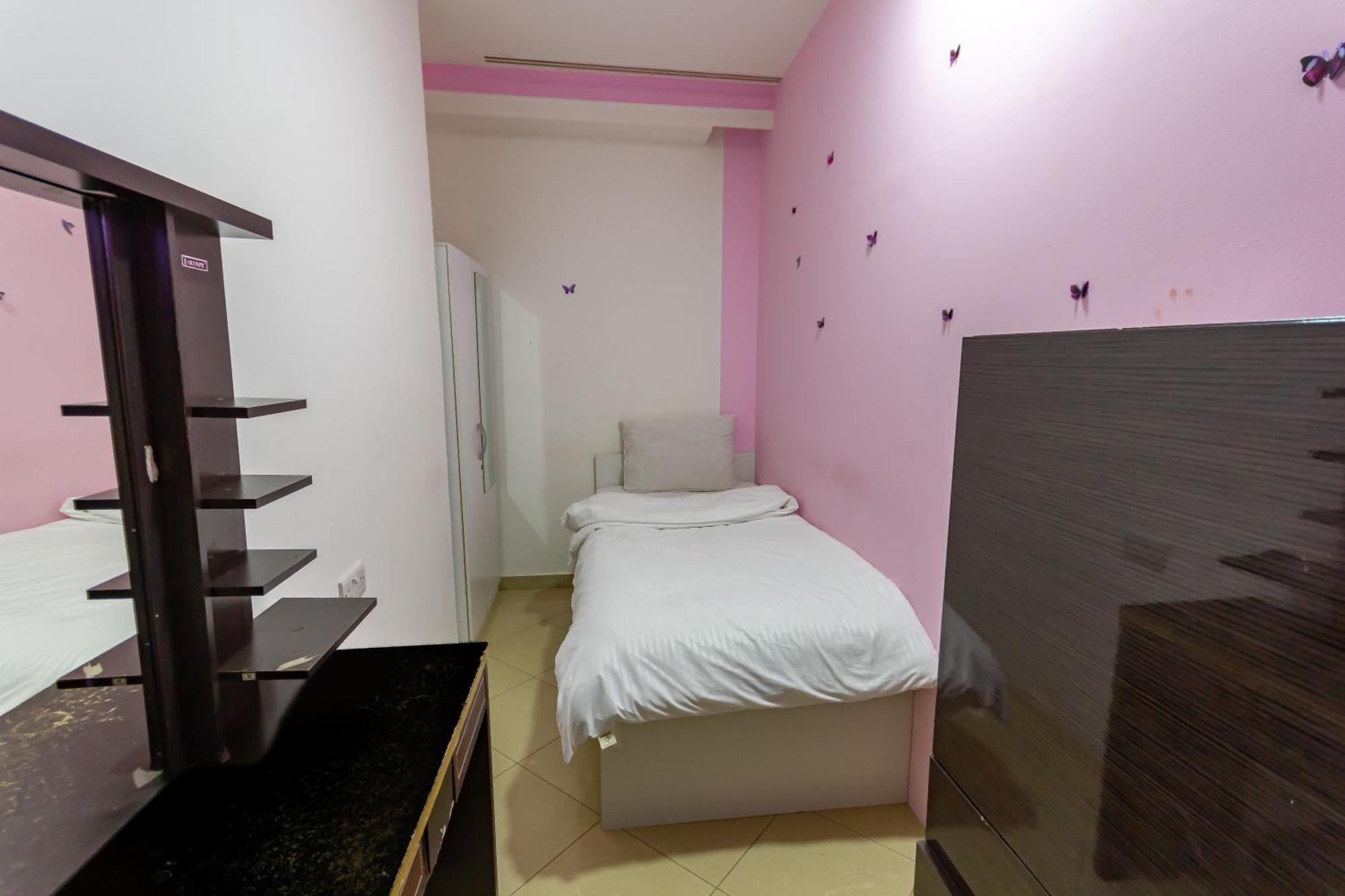 Nice Single Rooms For "Girls" Only In Dubai, Marina Exterior photo