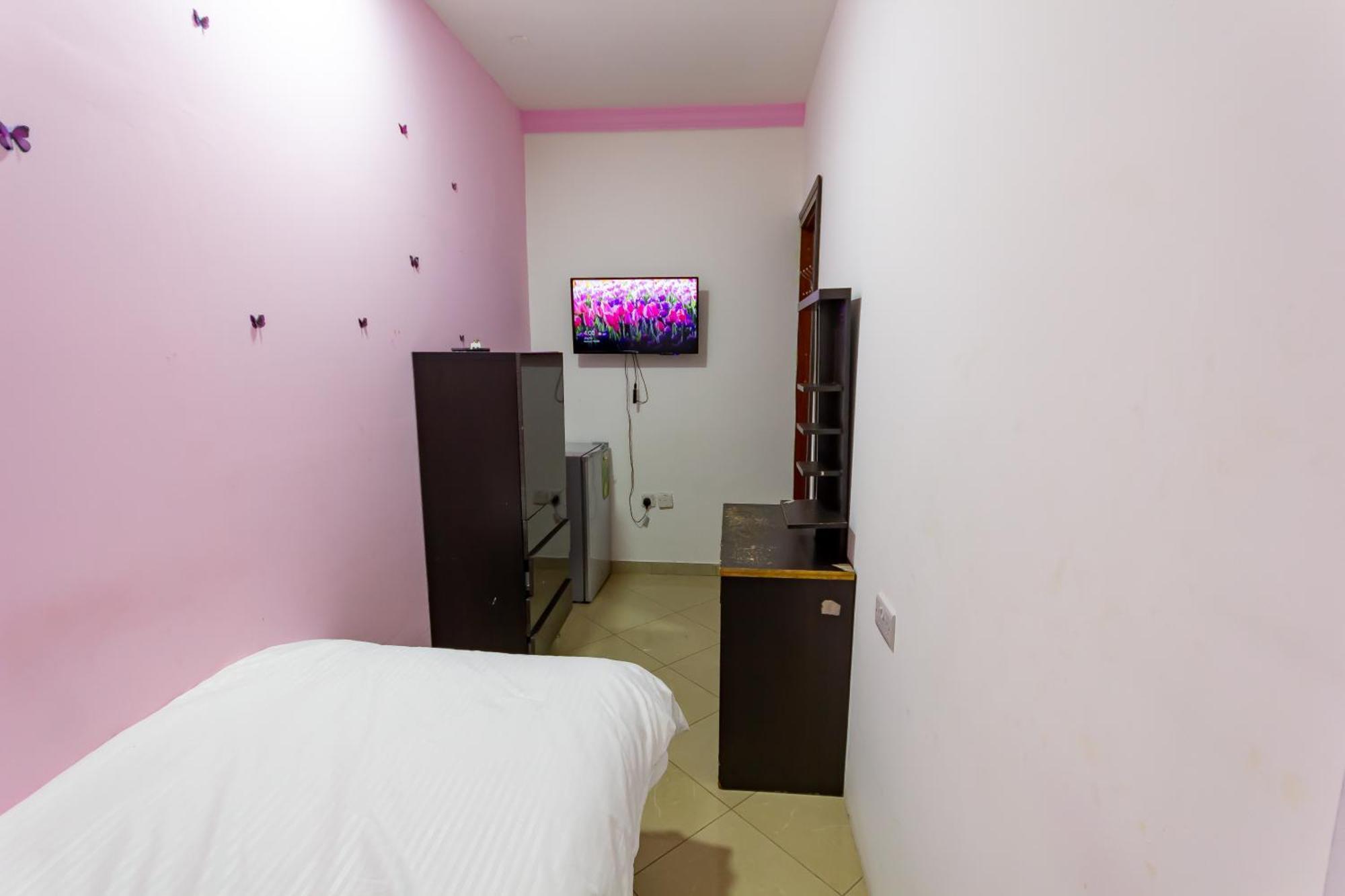 Nice Single Rooms For "Girls" Only In Dubai, Marina Exterior photo