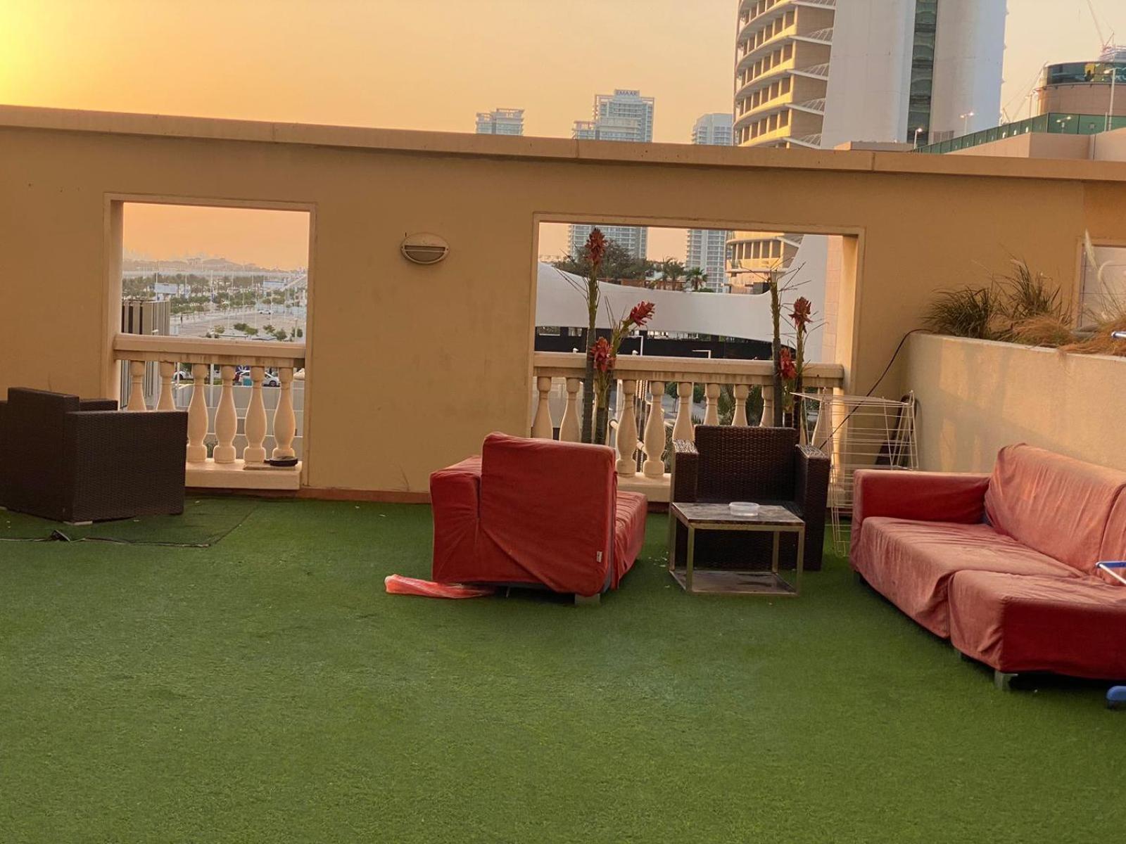 Nice Single Rooms For "Girls" Only In Dubai, Marina Exterior photo