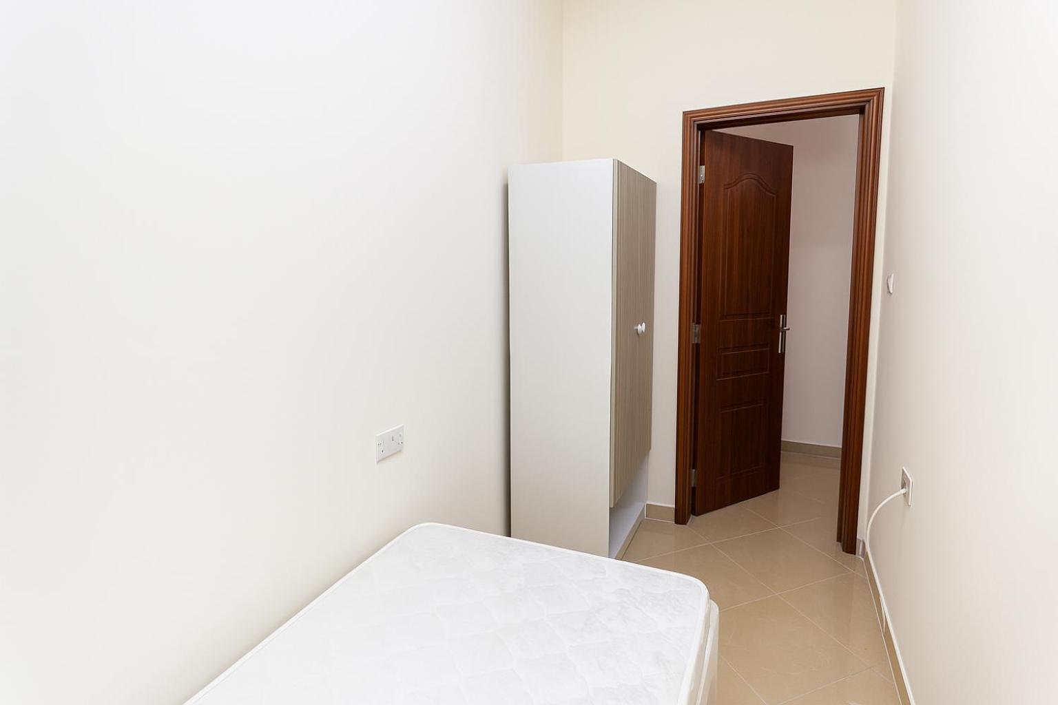 Nice Single Rooms For "Girls" Only In Dubai, Marina Exterior photo