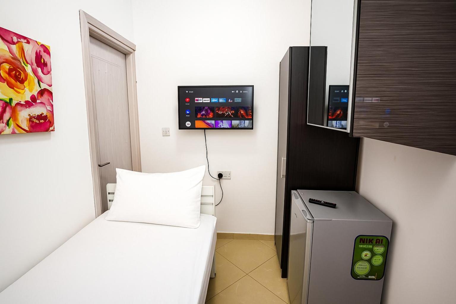 Nice Single Rooms For "Girls" Only In Dubai, Marina Exterior photo